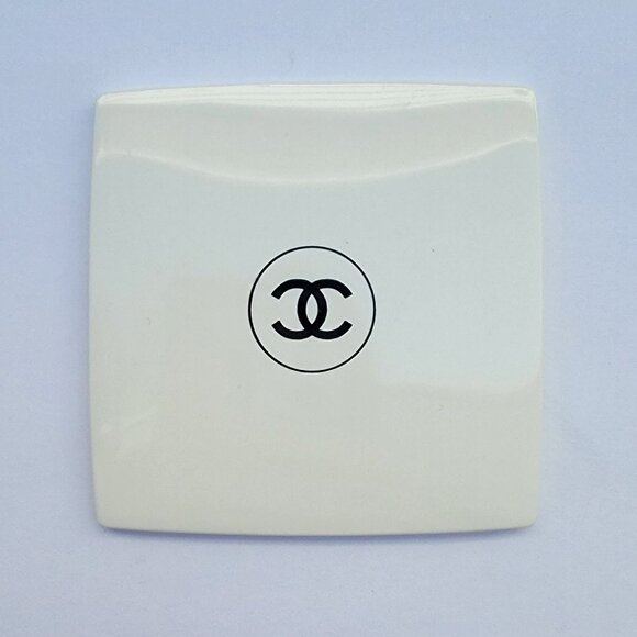 CHANEL portable compact white mirror with pouch 3" x 3" - Picture 7 of 9